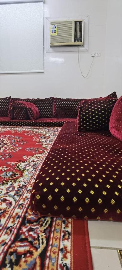 شقة عائلية -ليست فندقية- 8 دقائق بالسيارة للحرم أو قباء - Medina Luaran gambar